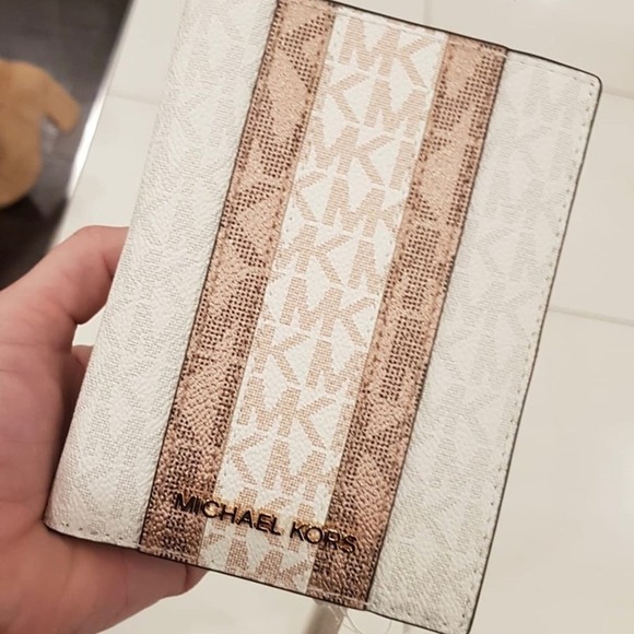 Michael Kors Passport Wallet Stripe Jet Set Stripe MK Signature Powder blush Mlt - Picture 3 of 5